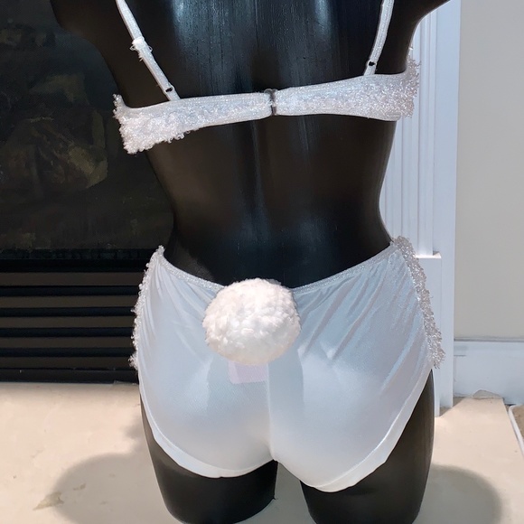 Here Comes Bunny Honey - Picture 2 of 2